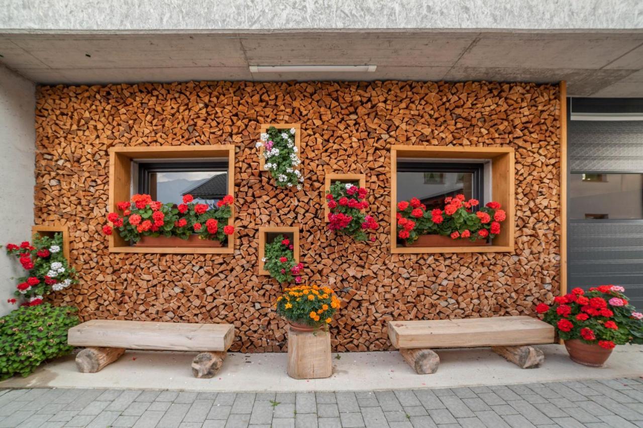Tonigbauernhof Blumenwiese Schenna Eksteriør bilde